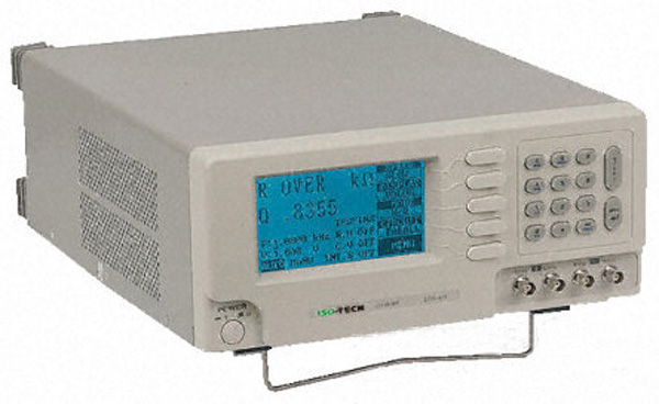 ISO-TECH LCR-821 台式 LCR 表