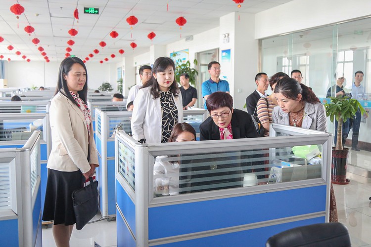 热烈祝贺中煤集团与济宁学院首批‘双师型’教师培养培训基地签约暨揭牌仪式圆满成功