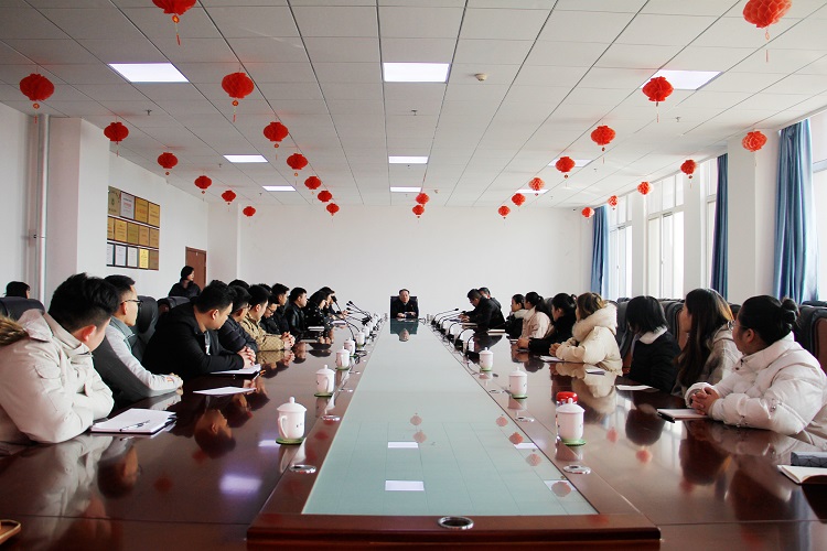 中煤集团举行新入职员工座谈会